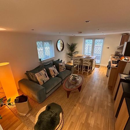 בורנמות' The Annex - Unparalleled Beach Front Luxury Accommodation - Private South West Facing Patio Area - Pet Friendly - Sky - Netflix - Super Fast Wi-Fi - Stones Throw To The Beach מראה חיצוני תמונה